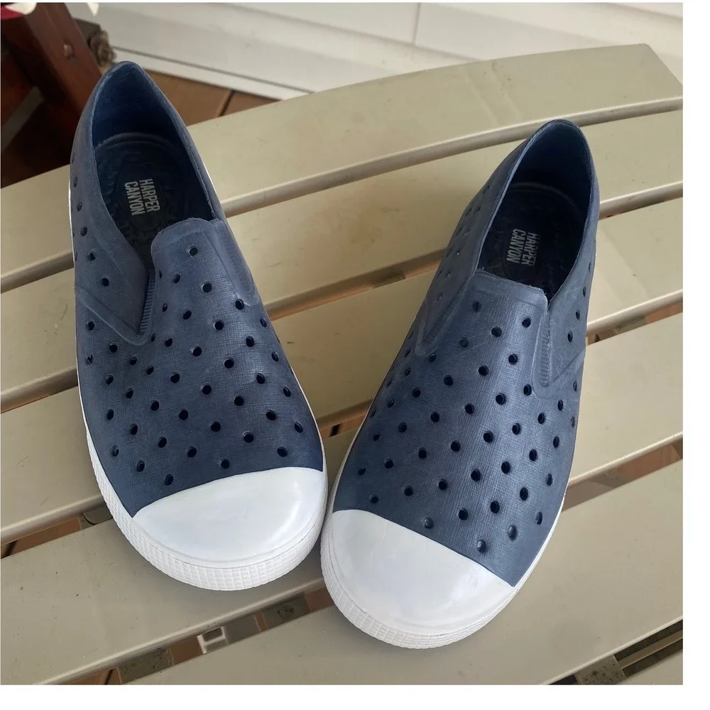 Harper Canyon Kids Water‎ Shoes Slip On Sneakers Navy Blue White Size 2 NWOT